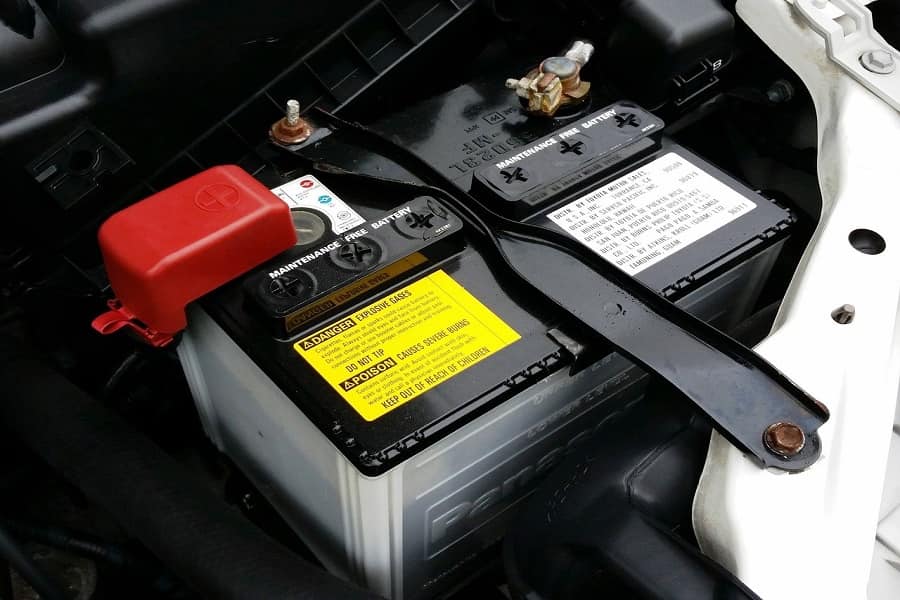 How to Check a Car Battery at Home (With 4 examples)